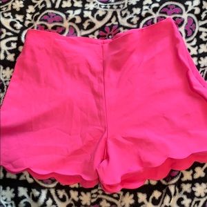 Scallop shorts